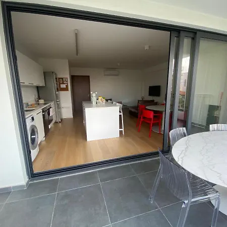 Two Bedroom In Egkomi Апартаменты Никосия